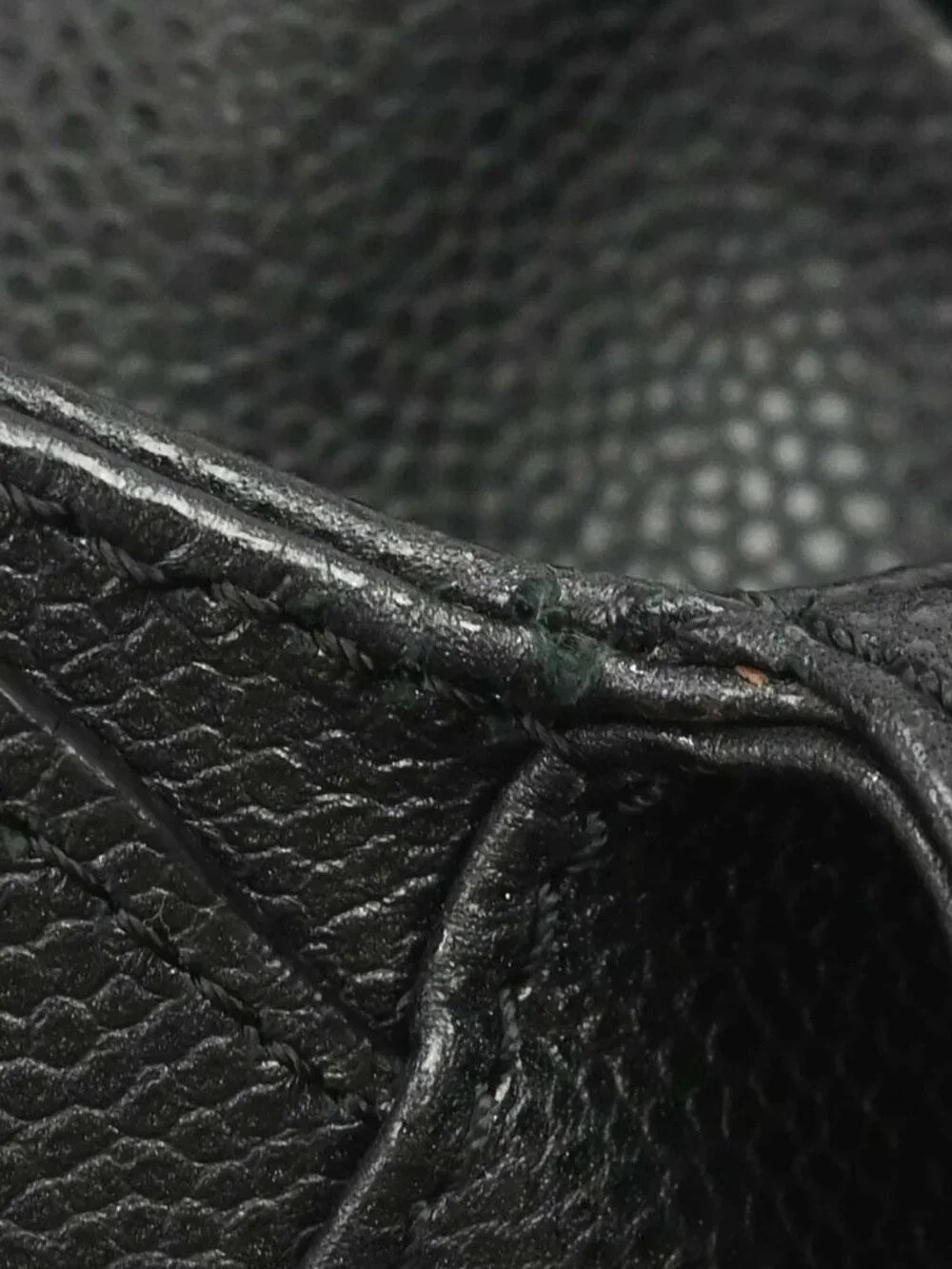 Chanel Black Calfskin Tote Handbag RQ04018